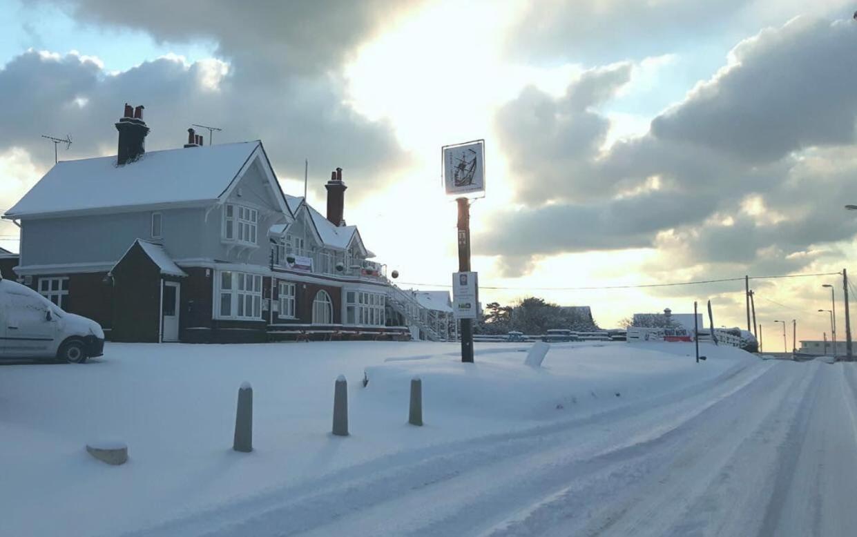 The Victory At Mersea West Mersea Exterior photo
